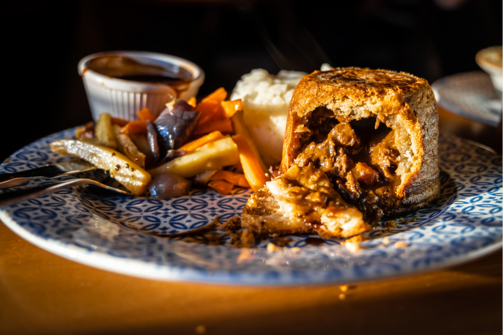 pub comfort food, steak and ale pie, 