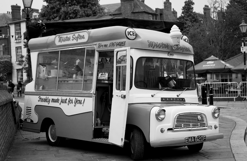 Mister Softee ice cream truck, Mr Softee, Vintage Ice Cream Truck, 
Ice Cream Truck Nostalgia, Ice Cream Truck History, Ice Cream Truck Jingles, Food Truck History, Food History, 